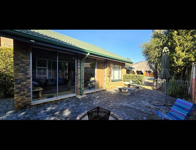 4 BEDROOM HOUSE FOR SALE IN VAALPARK